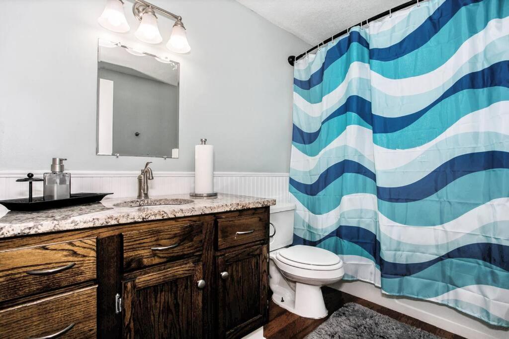 Wow! Spacious Retreat & Amazing Yard 2400+4Bd/3Bth Wichita Exterior photo