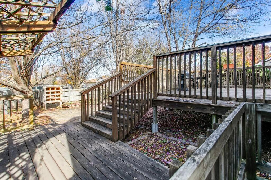 Wow! Spacious Retreat & Amazing Yard 2400+4Bd/3Bth Wichita Exterior photo